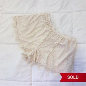 SOLD - Lace shorts